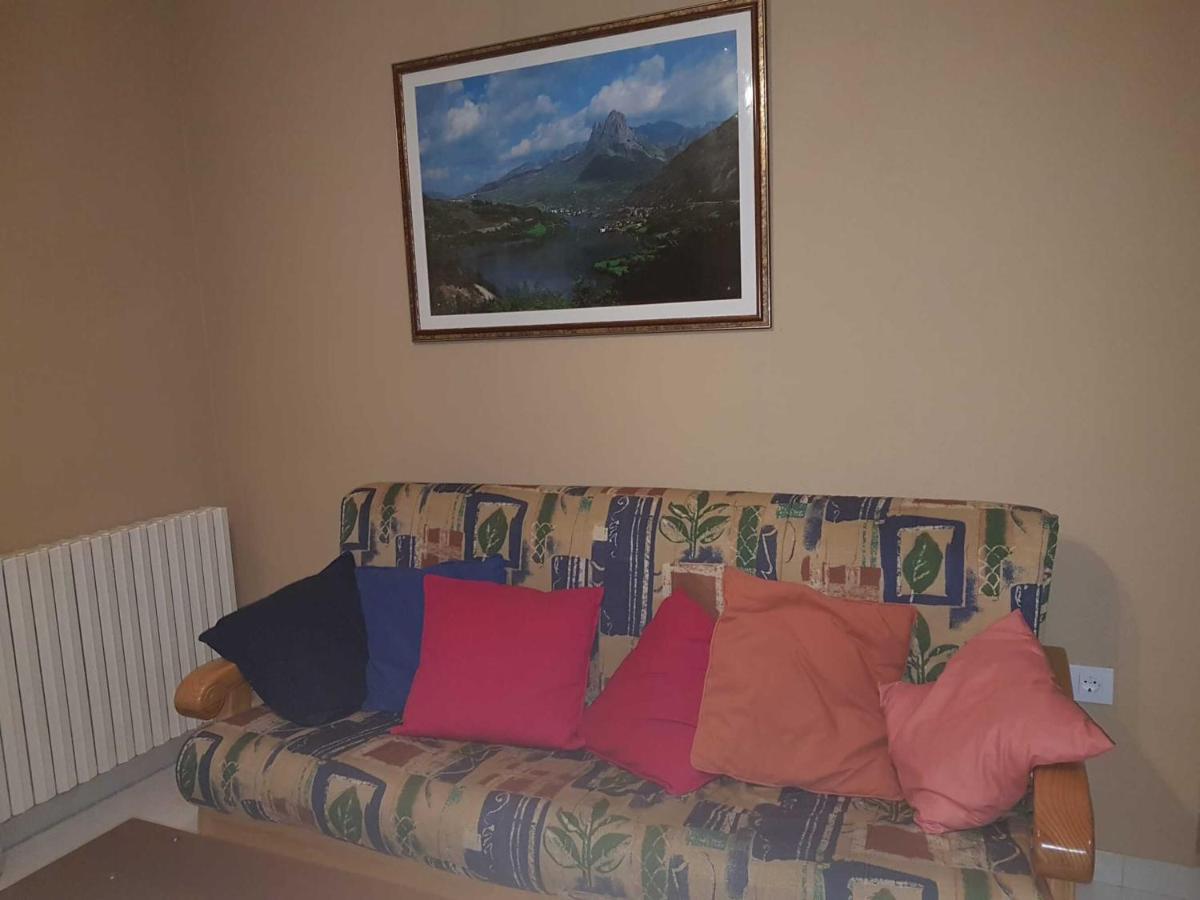 Appartement Vikerbiescas Extérieur photo